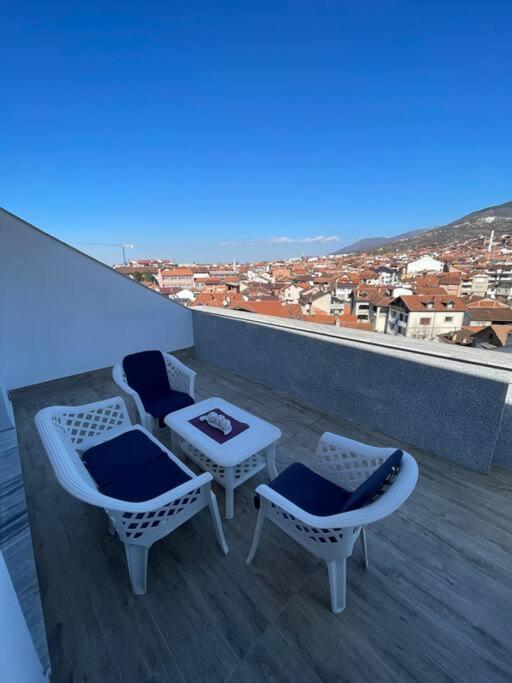 Penthouse With Castle View Apartman Prizren Kültér fotó